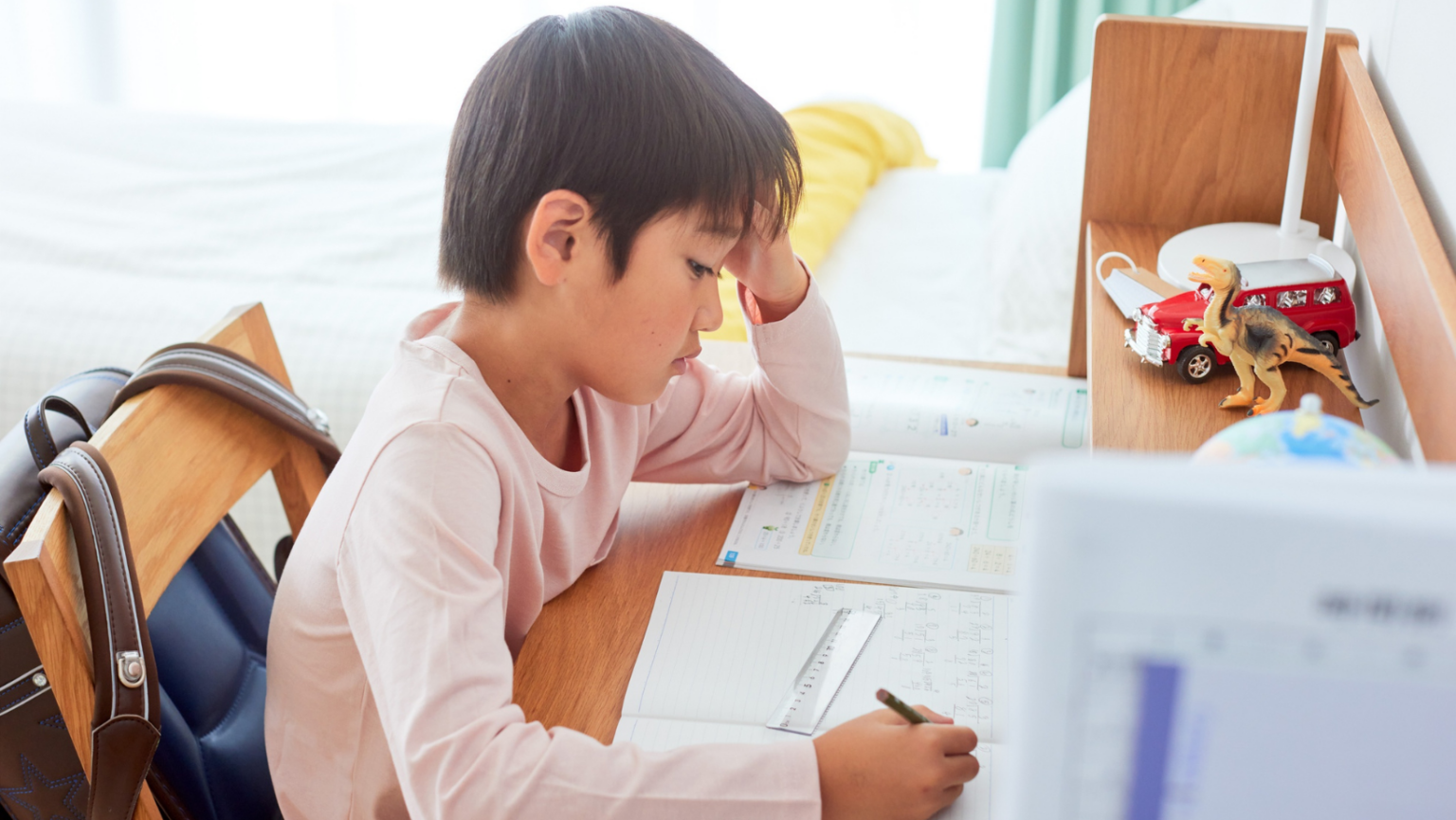 Help kids stay organized through structural executive function coaching sessions